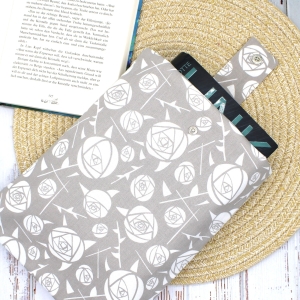 Stickdatei-ITH-Buchhllen-Buch-Lesen-Bcherschutz-Handyhlle-Leseratte-Geschenkidee