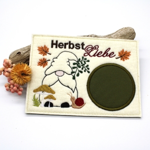 Stickdatei-Mugrug-Untersetzer-Herbst-Wichtel-ab-13x18cm
