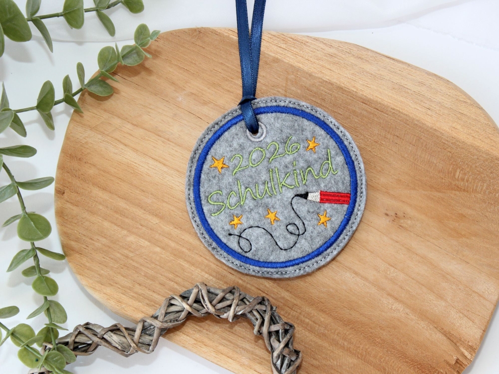 Bild 1 von Stickdatei Schulanfang 2026 2027 Applikation runde Button 10x10cm mit blanko
