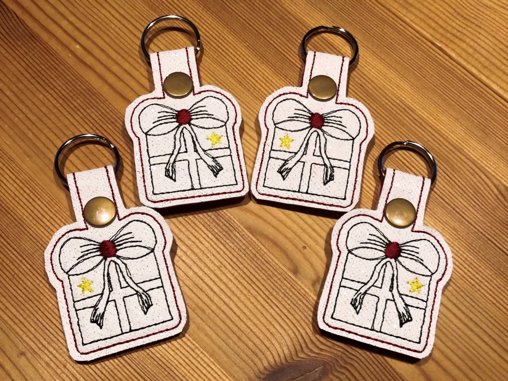 Stickdatei Set ITH Anhänger Christmas Faces - ☆ Stickdateien für die  Stickmaschine kaufen ☆