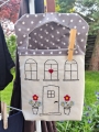 Bild 3 von Stickdatei ITH Wäscheklammersack Haus Wäscheleine mit blanko Datei  / (Stickrahmengröße) 18x30cm