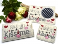 Stickdatei Valentinstag Mug Rug Schokohülle Herzen shut up and kiss me