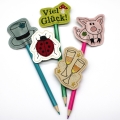 Bild 1 von Stickdatei ITH Stiftetopper Spruch Sprüche Glücksbringer Magnete
